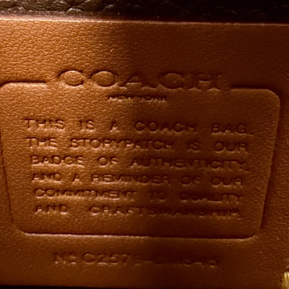 Coach Lana Shoulder Bag 23 - Picture 7 of 11